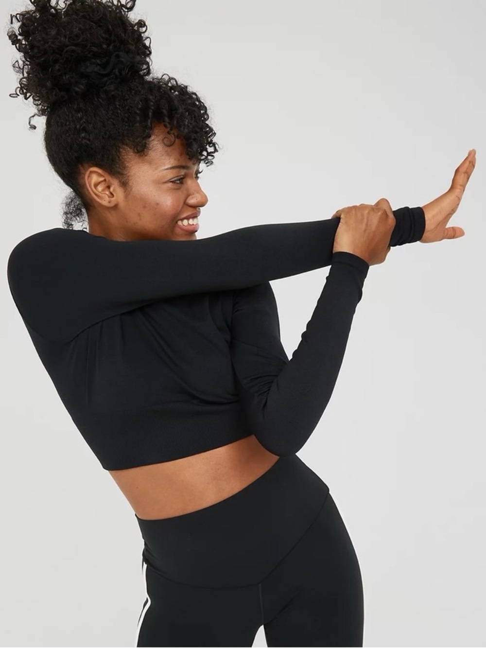 Aerie Offline Sidewalk Seamless Long Sleeve Cropped Shirt in Black Size Large